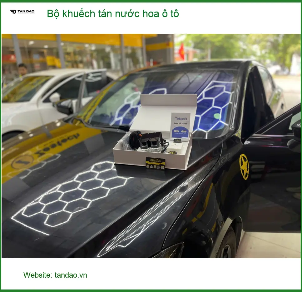 Anh Nam tìm Bộ khuếch tán nước hoa ô tô cho Honda CR-V ở Bình Thạnh để xe thơm