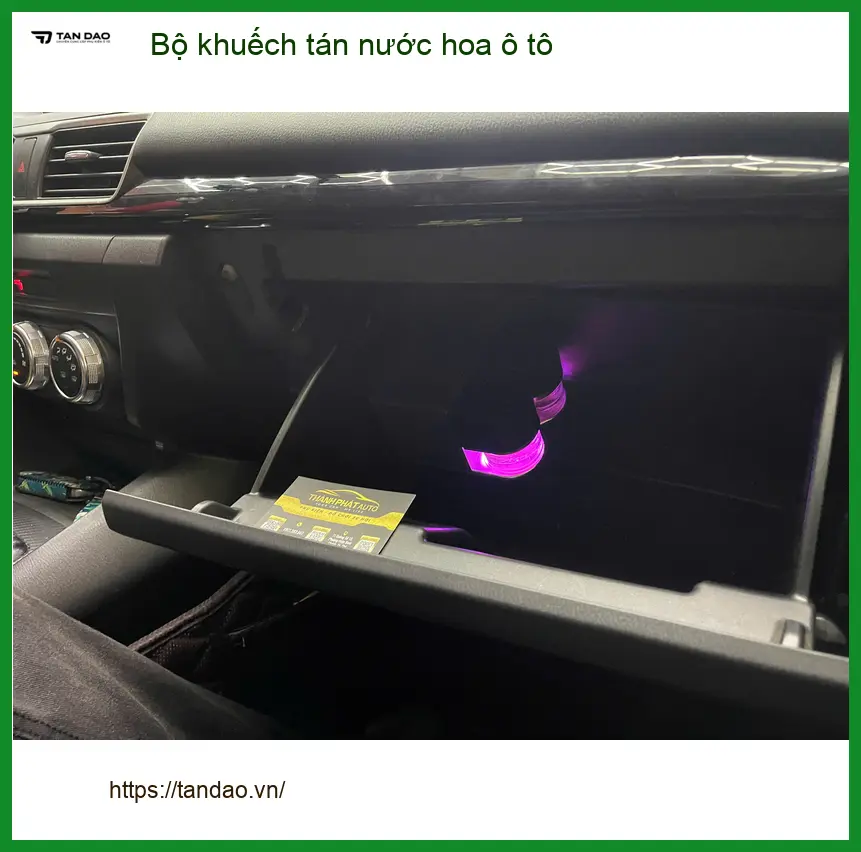 Anh Nam tìm Bộ khuếch tán nước hoa ô tô cho Honda CR-V ở Bình Thạnh để xe thơm ảnh thực tế 5