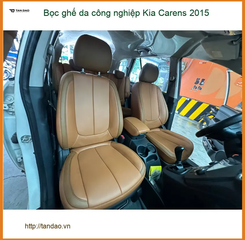 Anh Minh Khôi bọc ghế da công nghiệp Kia Carens 2015 tại Củ Chi vì ghế cũ bạc màu ảnh thực tế 2