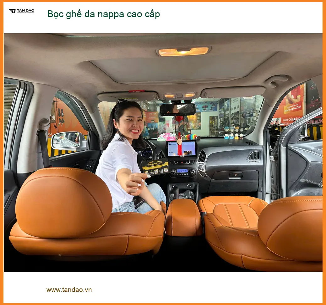 Anh Tùng bọc ghế da nappa cao cấp Hyundai Santa Fe tại Quận 7 để nâng tầm nội thất