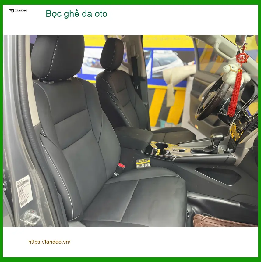 Anh Minh bọc ghế da ô tô Toyota Raize tại Quận 2 để nội thất thêm sang trọng