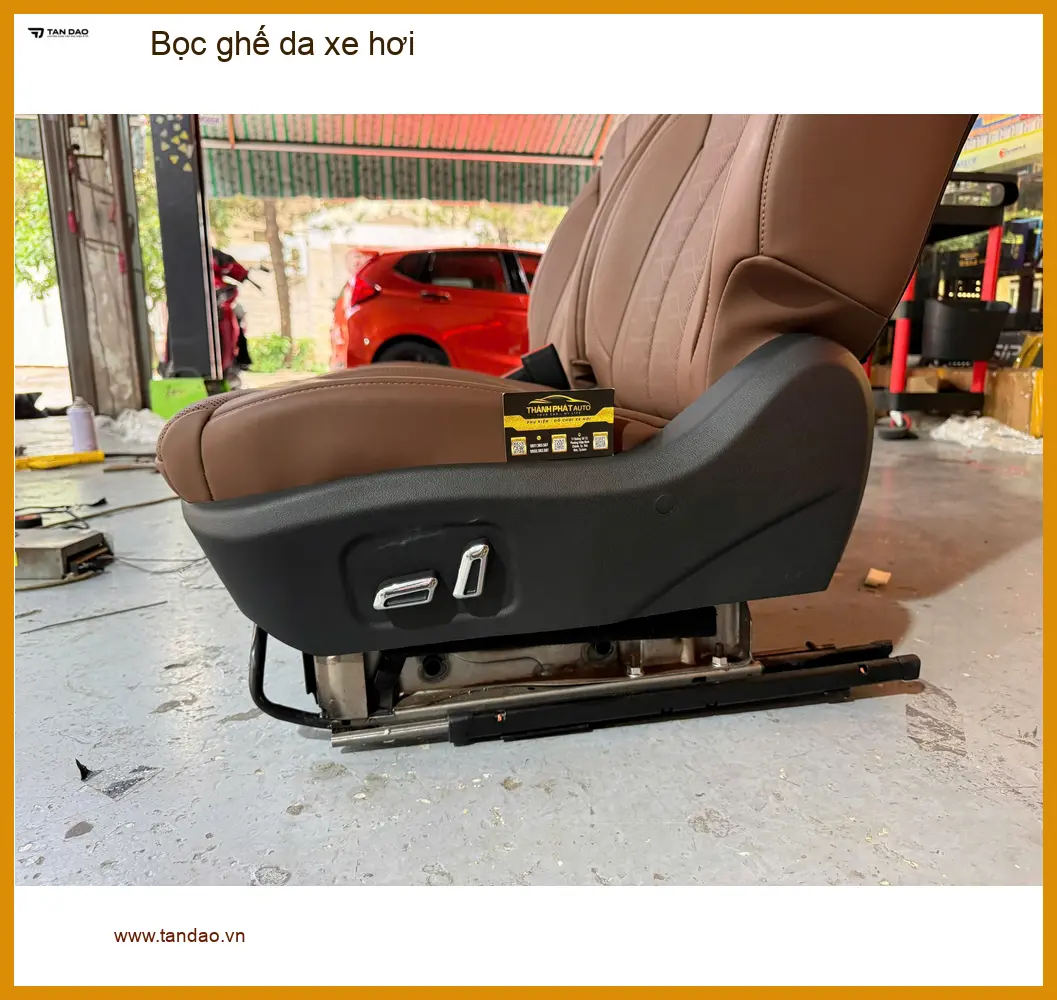 Anh Dũng bọc ghế da xe hơi Mazda CX-5 tại Quận 7 vì ghế cũ đã xuống cấp ảnh thực tế 4