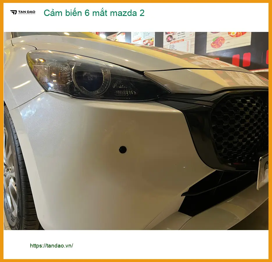 Anh Quang lắp cảm biến 6 mắt Mazda 2 sau va quẹt nhỏ tại Quận 6 ảnh thực tế 3