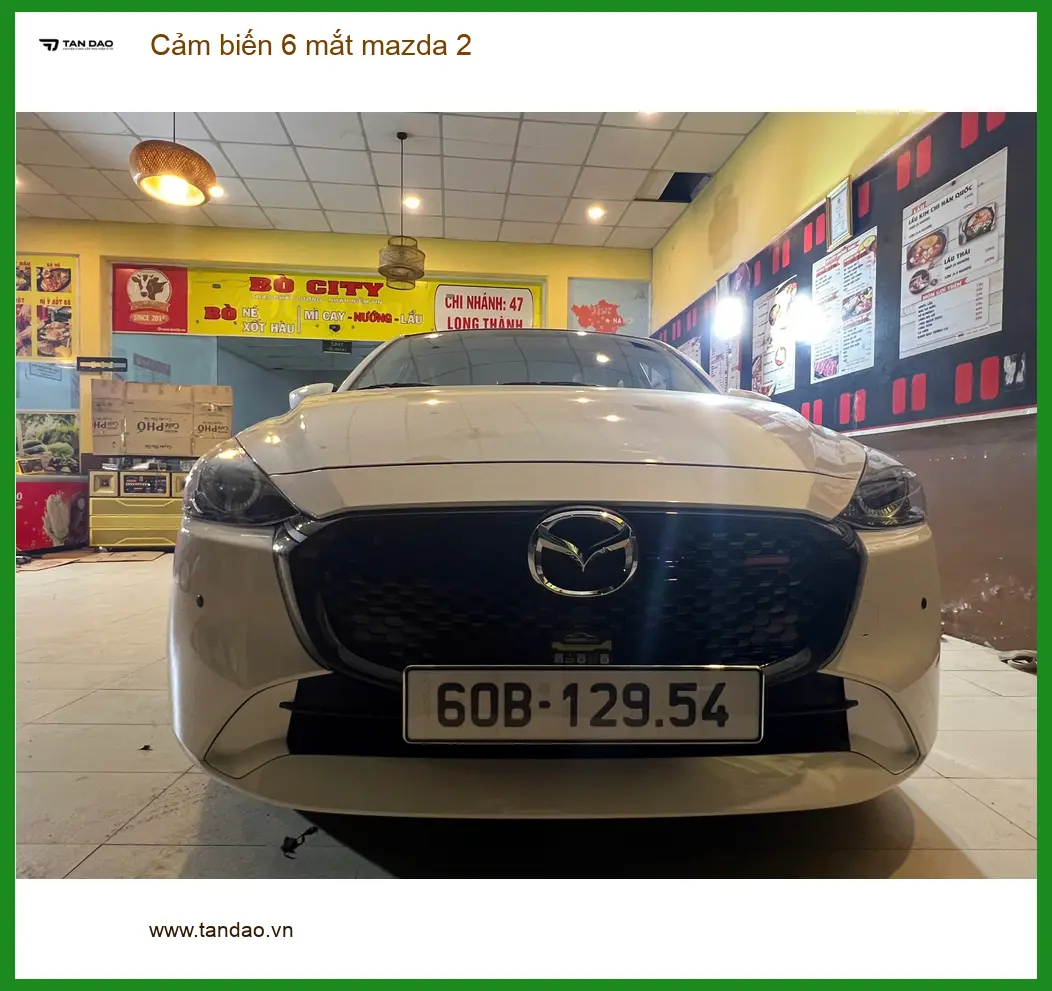 Anh Trường lắp cảm biến 6 mắt Mazda 2 tại Quận Thủ Đức để đỗ xe an toàn hơn ảnh thực tế 4