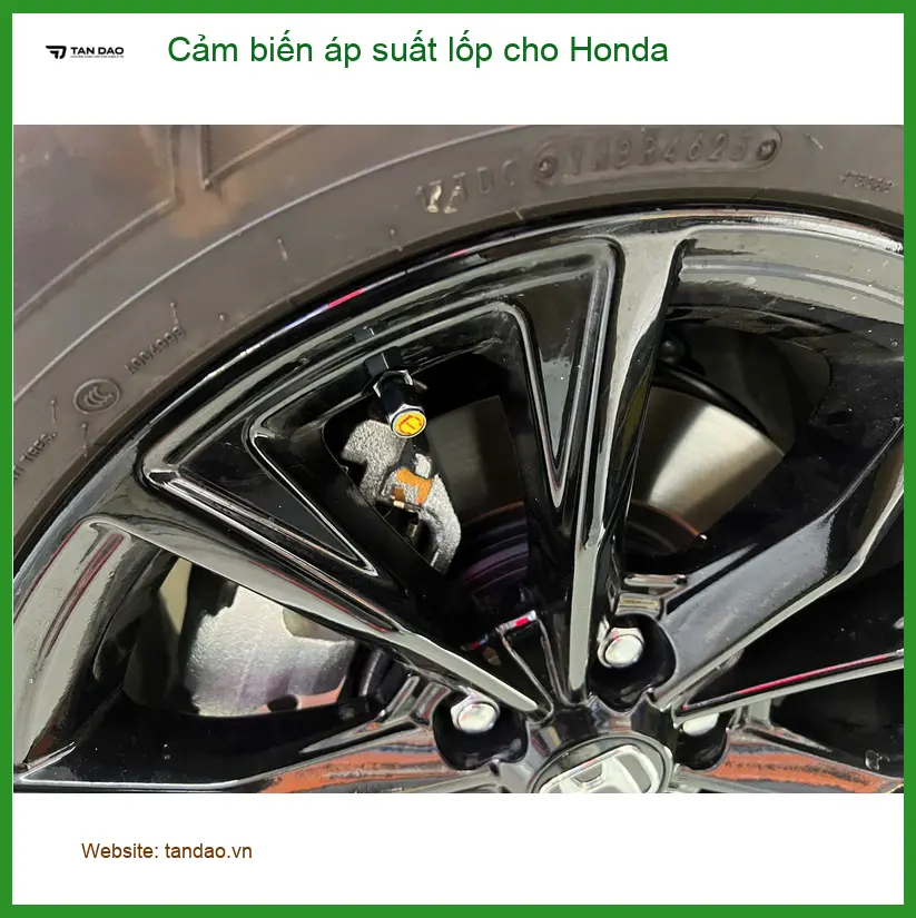 Chị Mai Anh lắp cảm biến áp suất lốp Honda CR-V tại Quận Quận 12, lái xe an toàn ảnh thực tế 2
