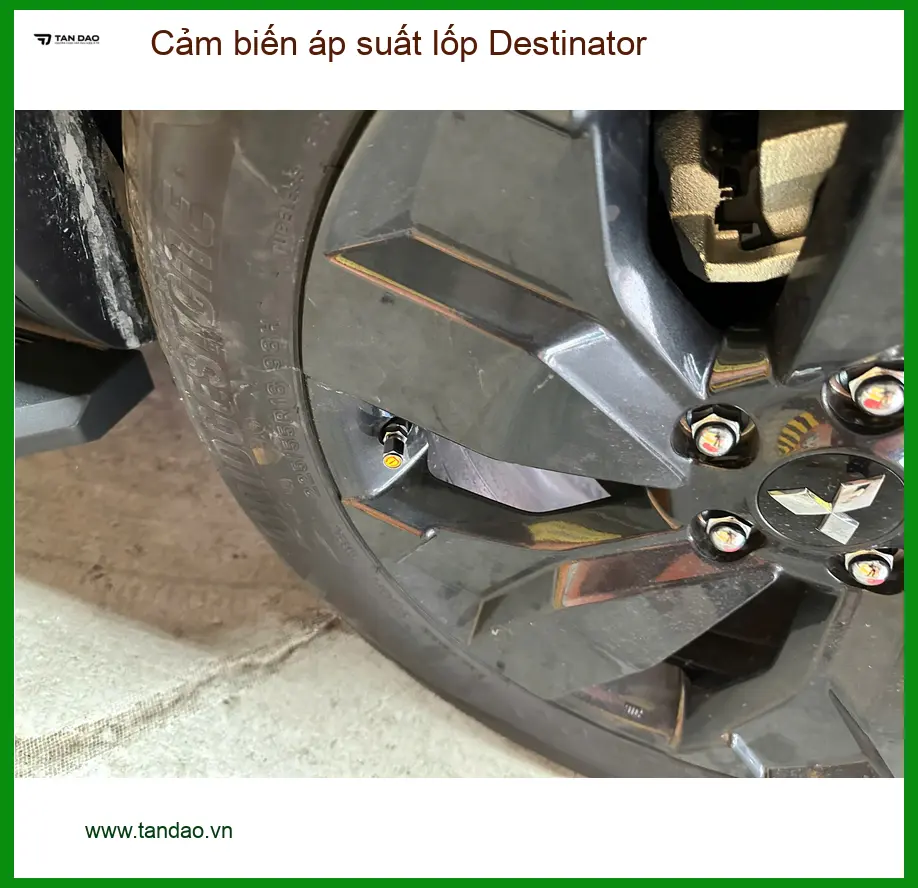 Anh Dũng lắp cảm biến áp suất lốp Destinator cho Honda City tại Bình Thạnh ảnh thực tế 2
