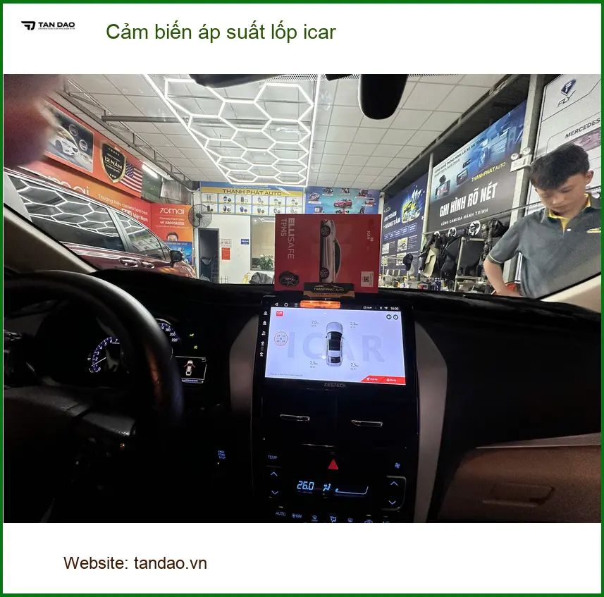 Anh Tấn lắp Cảm biến áp suất lốp Icar Kia Sorento ở Quận Phú Nhuận ảnh thực tế 2