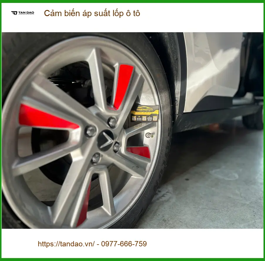 Anh Minh lắp cảm biến áp suất lốp ô tô Kia Carnival ở Tân Bình ảnh thực tế 2