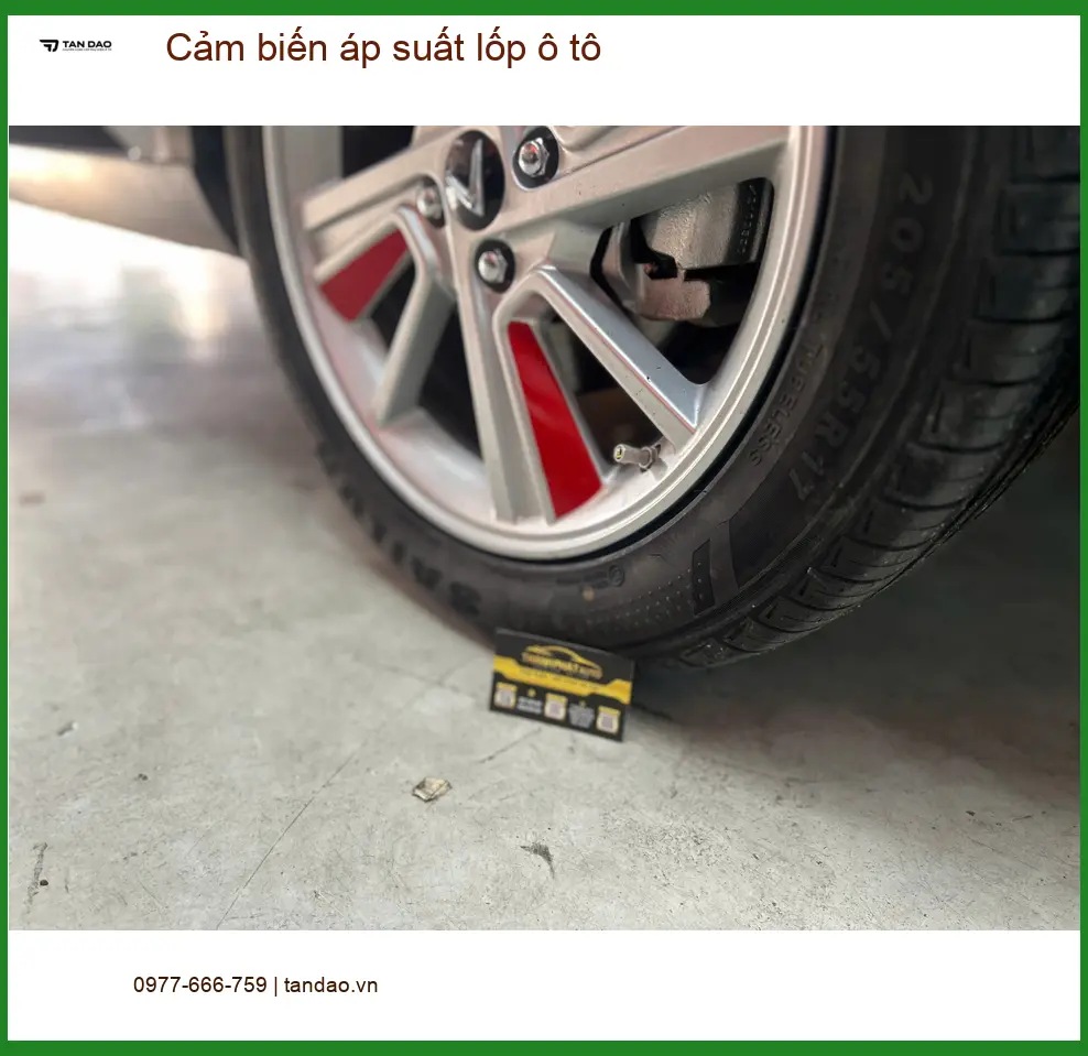 Chị Thảo lắp cảm biến áp suất lốp cho Hyundai Santa Fe tại Quận Tân Phú ảnh thực tế 3