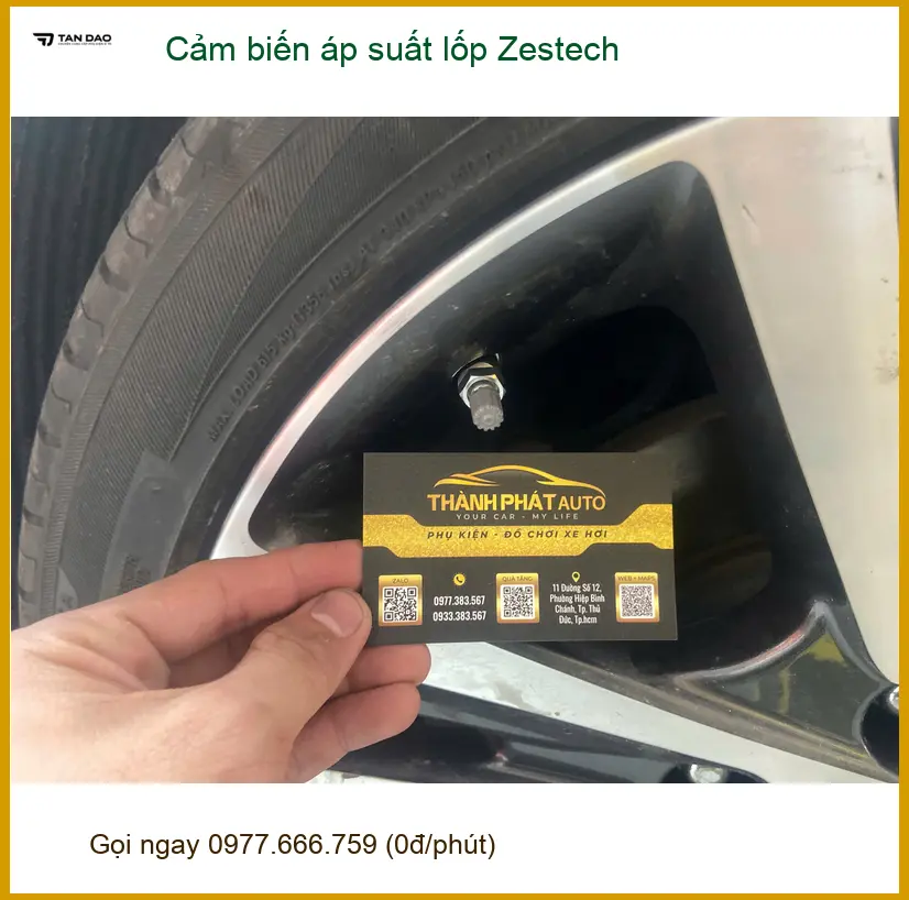 Anh Lộc lắp Cảm biến áp suất lốp Zestech tại Quận Tân Phú cho xe của mình.