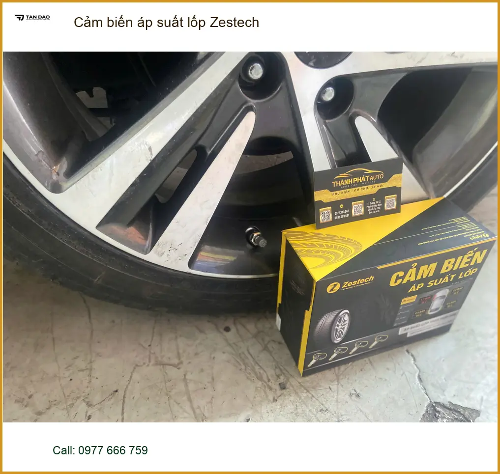 Anh Lộc lắp Cảm biến áp suất lốp Zestech tại Quận Tân Phú cho xe của mình. ảnh thực tế 2