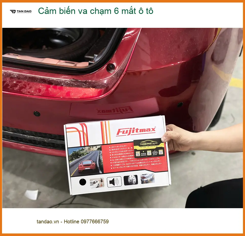Anh Bách lắp cảm biến va chạm 6 mắt ô tô cho Mazda 3 tại Quận 3 để an tâm hơn khi đỗ xe. ảnh thực tế 3