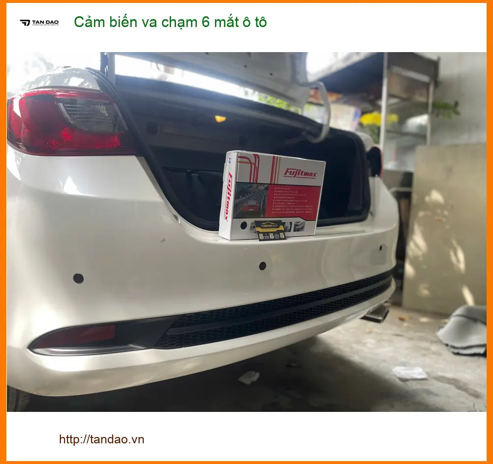 Anh Dũng lắp cảm biến va chạm 6 mắt ô tô cho Toyota Camry tại Quận 1 ảnh thực tế 3