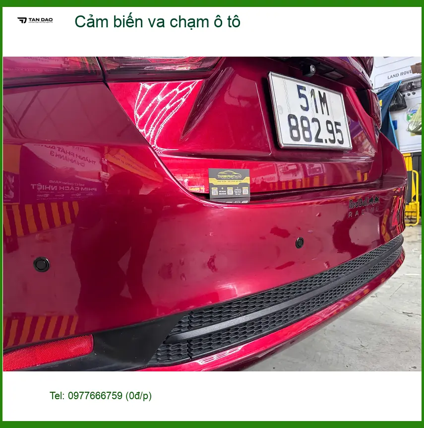 Chị Thúy gắn cảm biến va chạm cho Kia Sorento ở Hóc Môn vì hay đậu sát tường ảnh thực tế 4