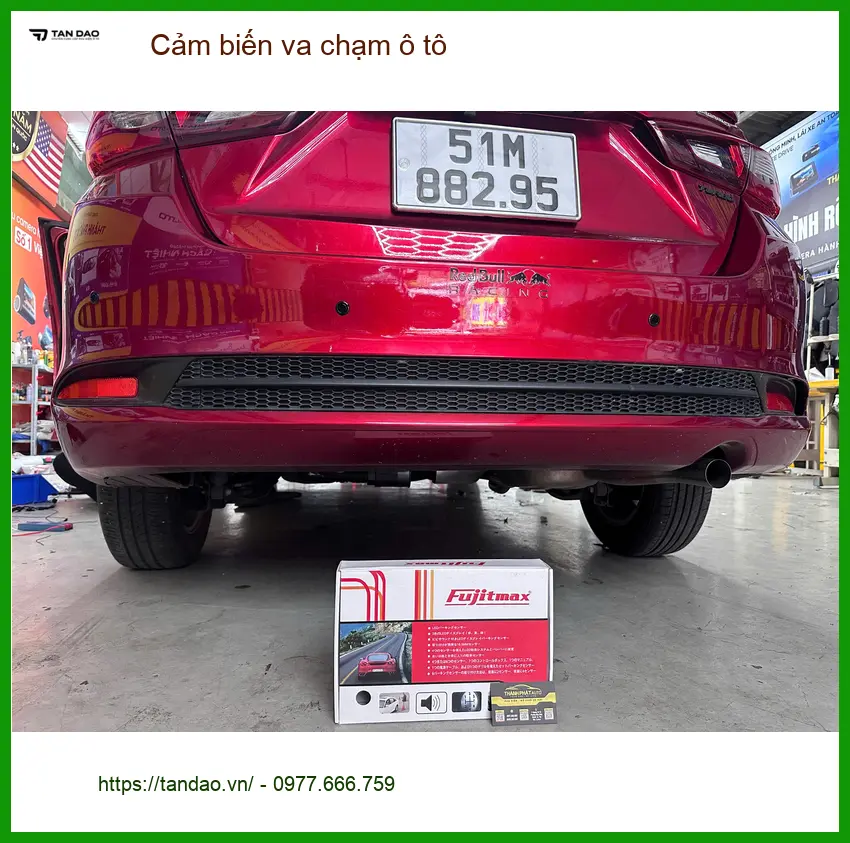 Anh Tùng lắp cảm biến va chạm ô tô cho Hyundai Accent để lùi xe an toàn hơn tại Thủ Đức ảnh thực tế 2