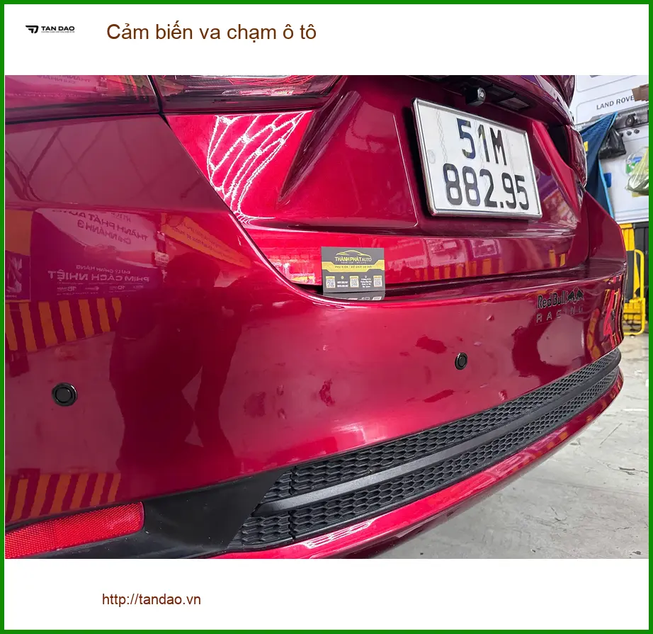 Chị Thảo lắp cảm biến va chạm ô tô cho Hyundai Accent tại Quận 2 để lái xe an toàn hơn ảnh thực tế 2