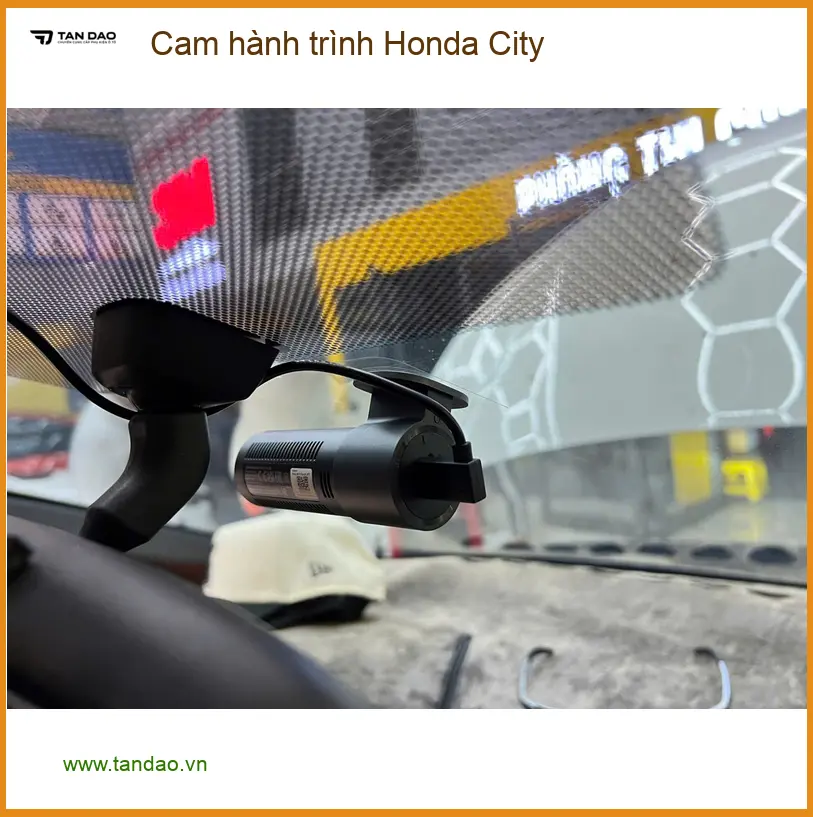 Anh Dũng lắp cam hành trình Honda City tại Quận 10 sau va chạm nhỏ cần bằng chứng