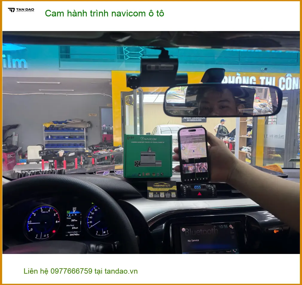 Anh Khôi lắp cam hành trình Navicom ô tô cho xe Hyundai Accent ở Gò Vấp. ảnh thực tế 5
