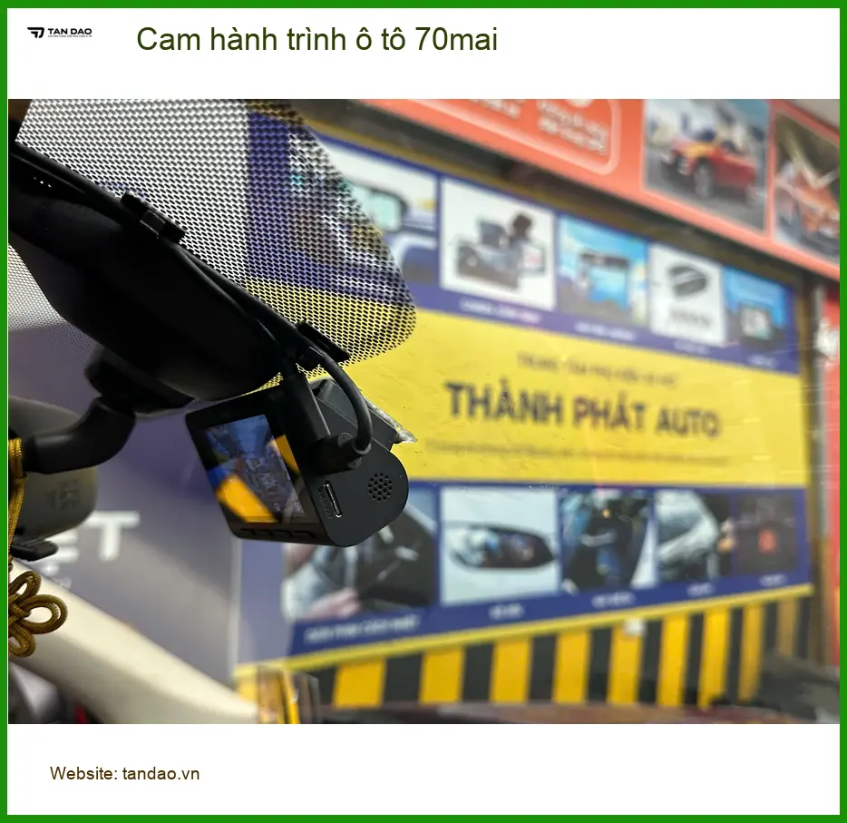 Chú Phi gắn cam 70mai cho Kia Carnival ở Gò Vấp sau sự cố va quẹt nhẹ ảnh thực tế 3