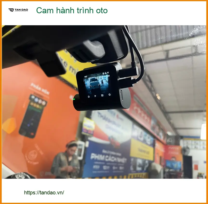Anh Khải gắn cam hành trình Hyundai Creta tại Quận 12 sau sự cố va chạm nhỏ ảnh thực tế 2