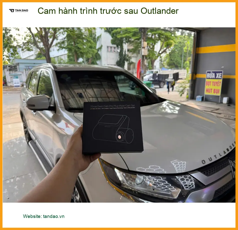 Anh Tùng lắp cam hành trình trước sau Outlander tại Quận 12 để an tâm hơn khi di chuyển ảnh thực tế 2