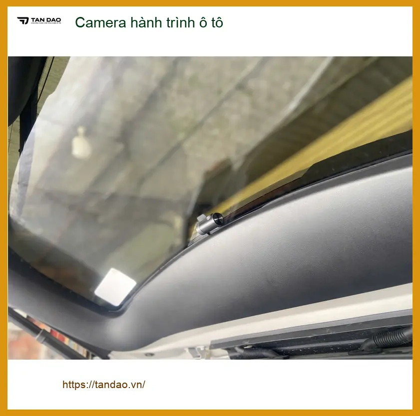 Anh Tấn gắn Camera hành trình ô tô cho Hyundai Elantra tại Gò Vấp ảnh thực tế 3