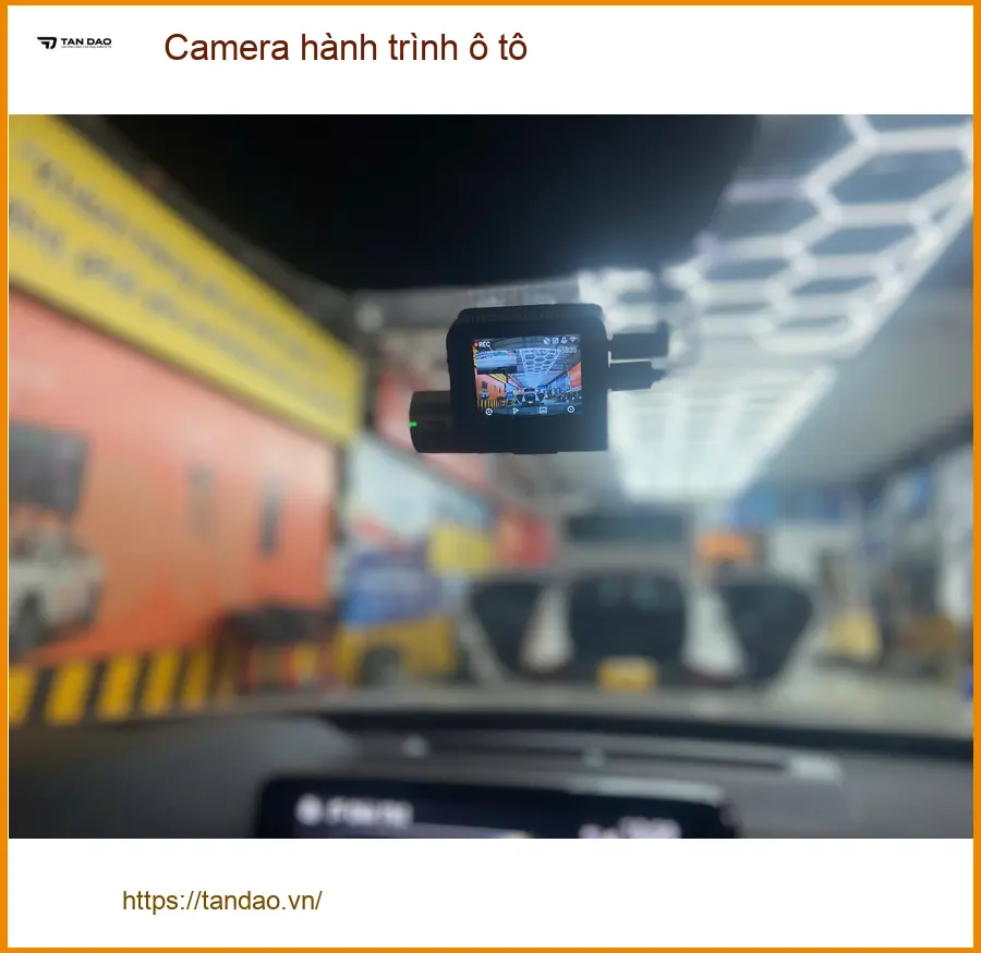 Anh Kiên lắp camera hành trình ô tô cho Hyundai Accent ở Quận Tân Phú