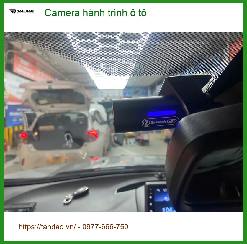 Anh Khải lắp Camera hành trình ô tô cho Mazda CX-5 tại Hóc Môn để ghi lại hành trình an toàn