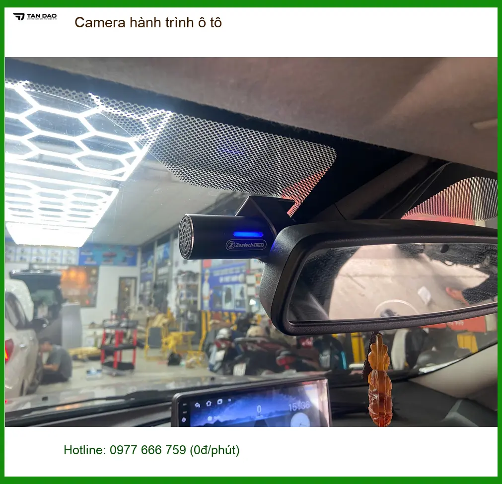 Chú Minh lắp Camera hành trình ô tô tại Quận 2 cho Toyota Camry ảnh thực tế 2