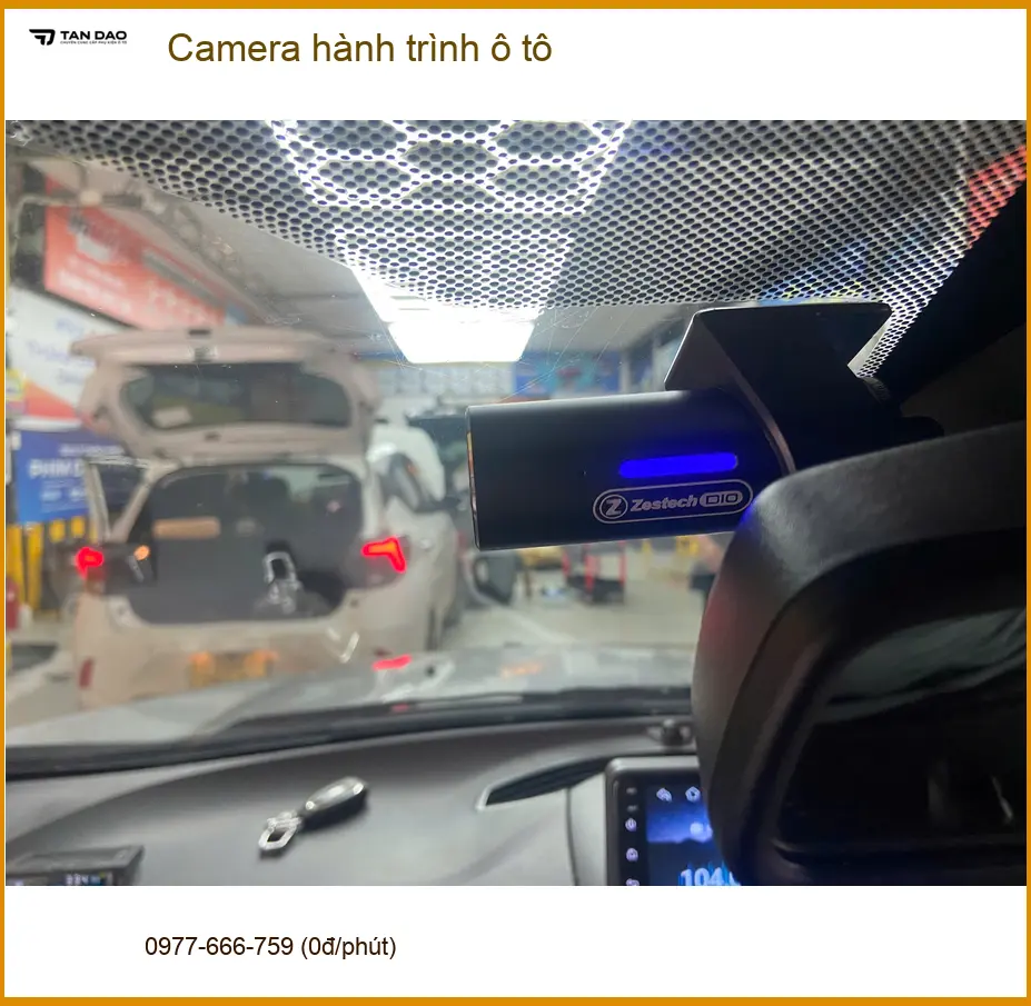 Chú Minh lắp Camera hành trình ô tô tại Quận 2 cho Toyota Camry ảnh thực tế 4