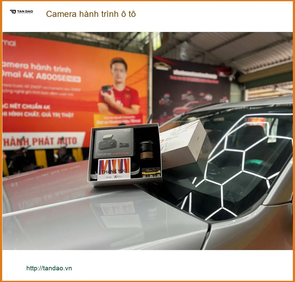 Anh Minh lắp camera hành trình ô tô Mazda 3 tại Quận 5 để ghi lại hành trình. ảnh thực tế 2