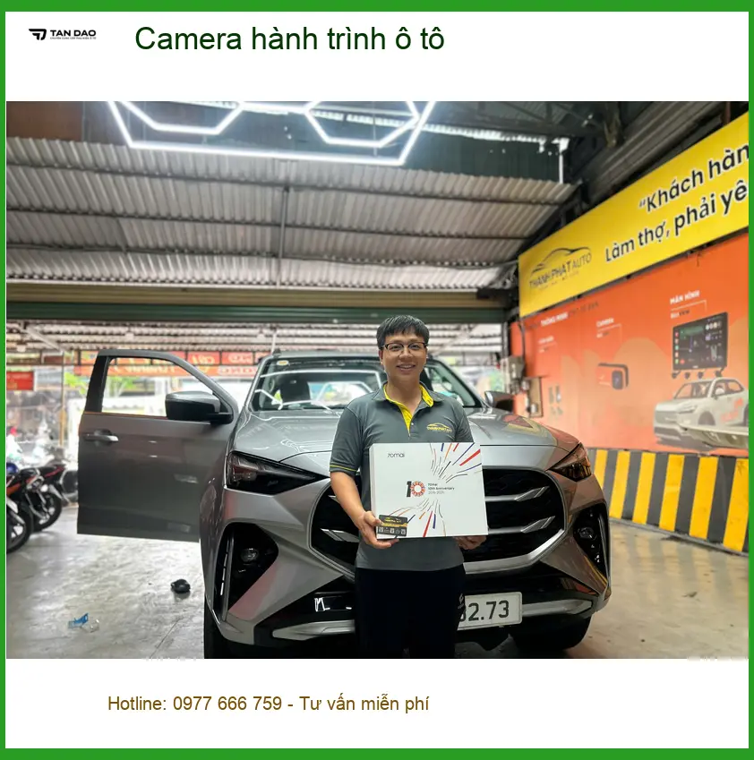 Anh Minh lắp camera hành trình ô tô Mazda 3 tại Quận 5 để ghi lại hành trình. ảnh thực tế 3