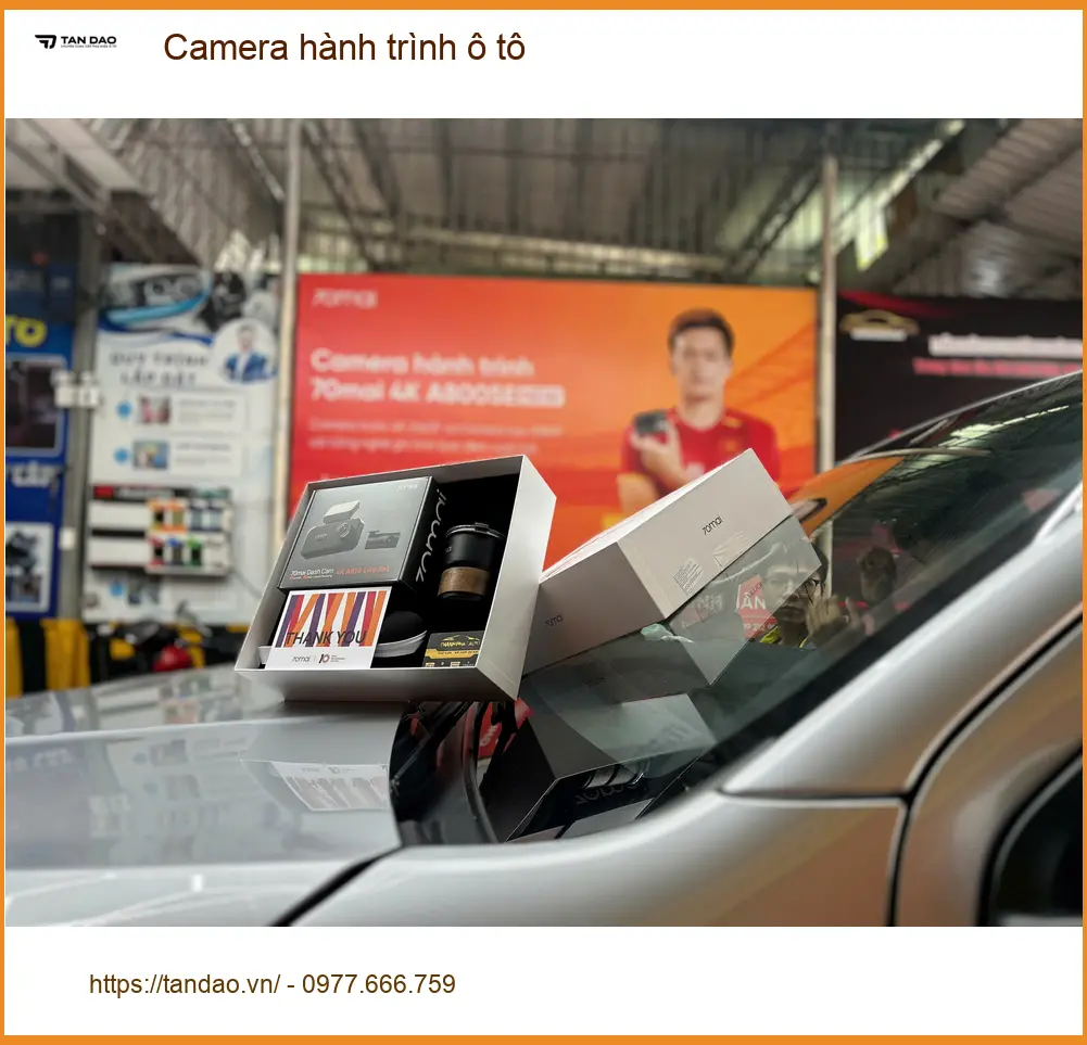 Anh Minh lắp camera hành trình ô tô Mazda 3 tại Quận 5 để ghi lại hành trình. ảnh thực tế 4