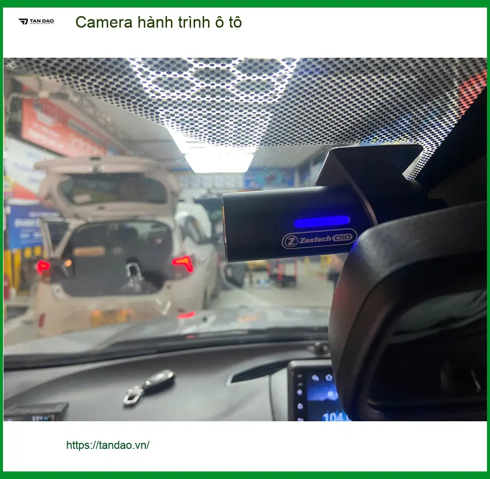 Anh Khôi lắp Camera hành trình ô tô Hyundai Santa Fe tại Quận 4 để ghi lại mọi khoảnh khắc ảnh thực tế 2
