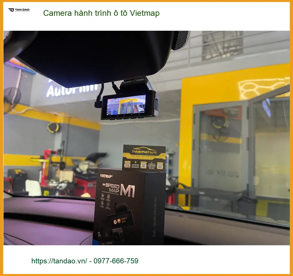 Anh Trung lắp Camera hành trình ô tô Vietmap cho Kia Carnival ở Quận 2 để ghi hình ban đêm