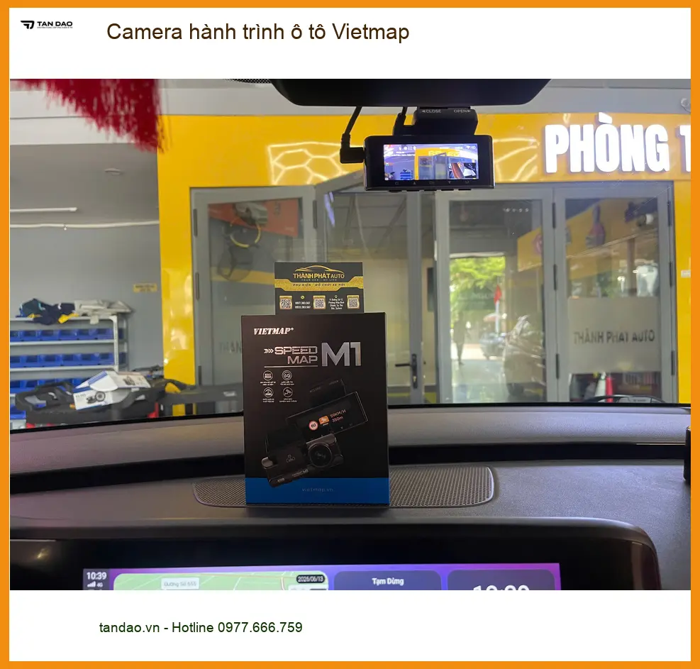 Anh Trung lắp Camera hành trình ô tô Vietmap cho Kia Carnival ở Quận 2 để ghi hình ban đêm ảnh thực tế 3