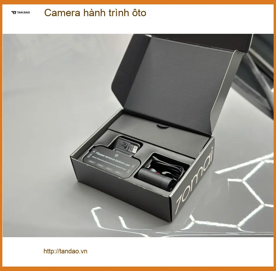 Chị Mai Anh lắp camera hành trình ô tô cho Mazda CX-5 tại Quận 10 để an tâm lái xe đường dài