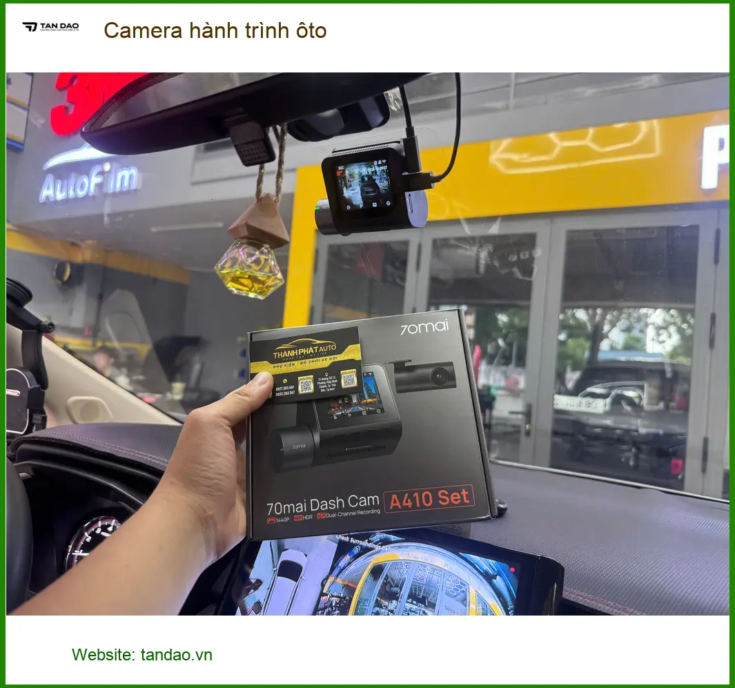Chú Lân gắn camera hành trình ô tô cho Toyota Camry tại Thủ Đức ảnh thực tế 2