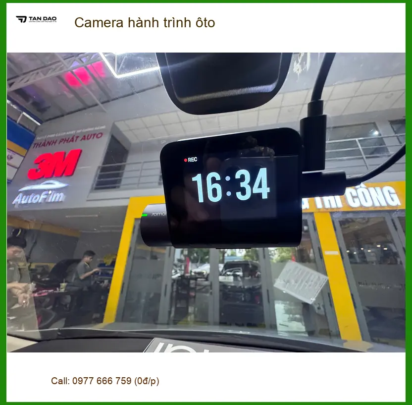 Chú Lân gắn camera hành trình ô tô cho Toyota Camry tại Thủ Đức ảnh thực tế 4