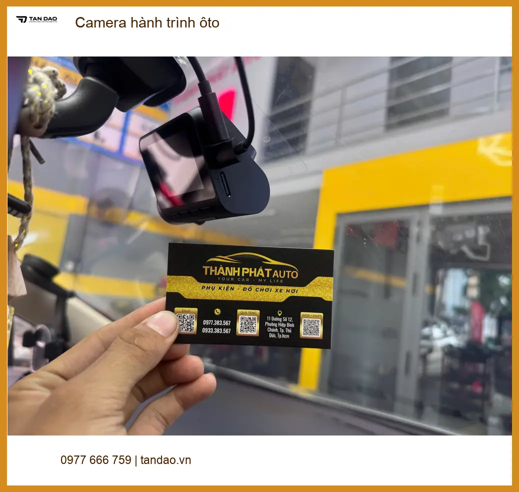Chú Lân gắn camera hành trình ô tô cho Toyota Camry tại Thủ Đức ảnh thực tế 5