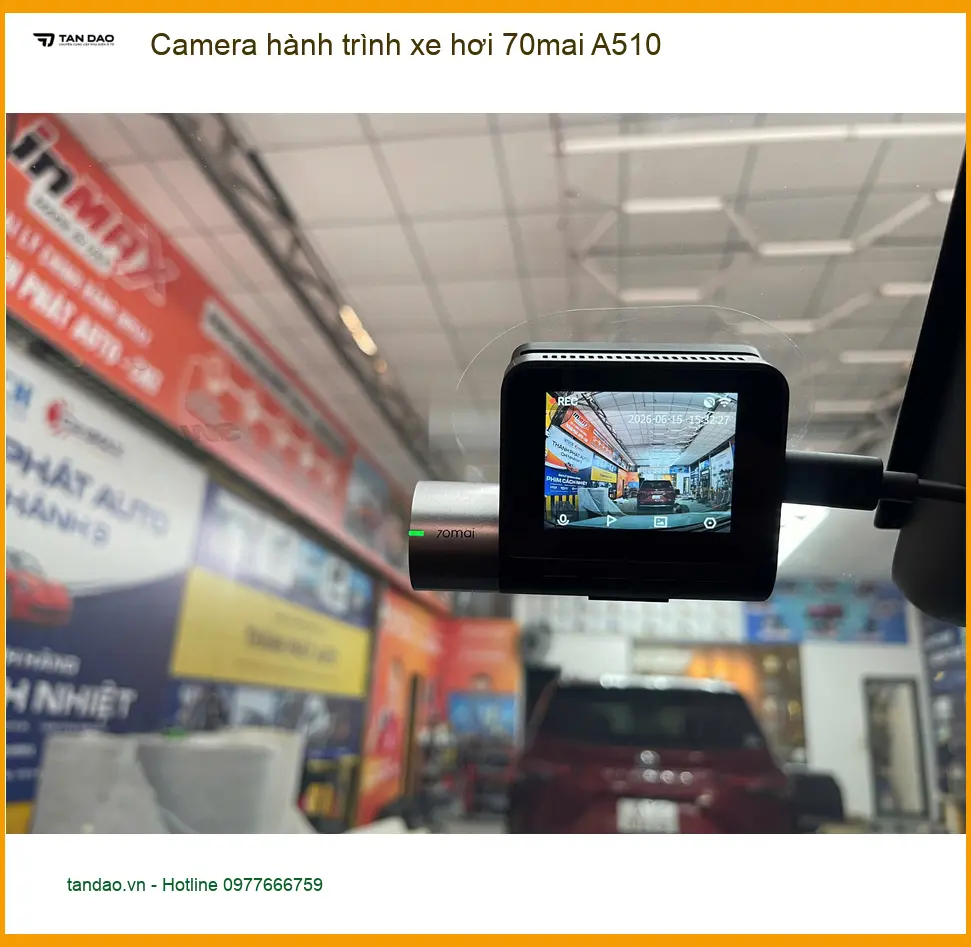 Anh Phước lắp Camera hành trình 70mai A510 cho Kia Carnival ở Quận 7