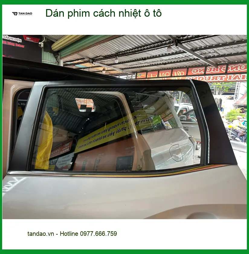 Chị Thanh dán phim cách nhiệt ô tô Kia K3 tại Quận 9 chuẩn bị đón nắng hè ảnh thực tế 3