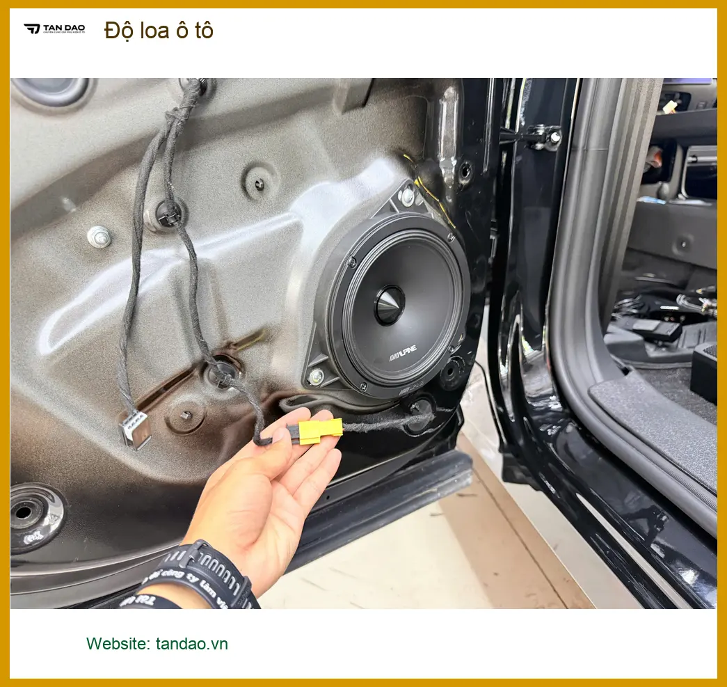 Bác Cường độ loa ô tô cho Honda CRV tại Quận 5 để âm thanh sống động hơn ảnh thực tế 3