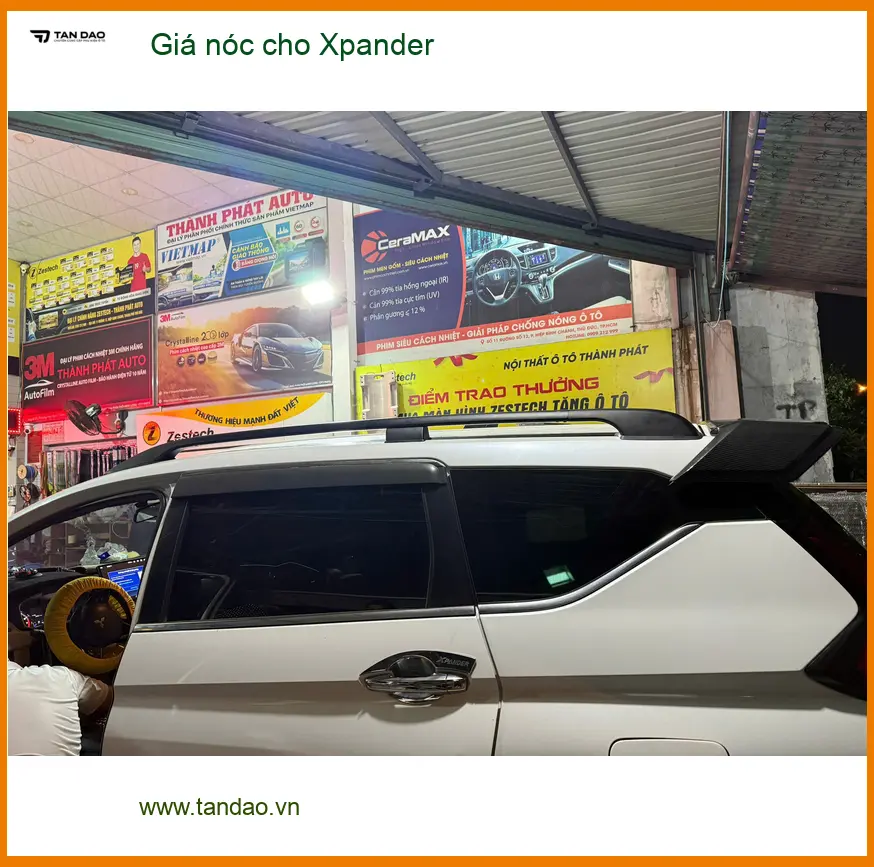 Chú Hải lắp giá nóc cho Xpander tại Quận 3 để chở thêm hành lý ảnh thực tế 2