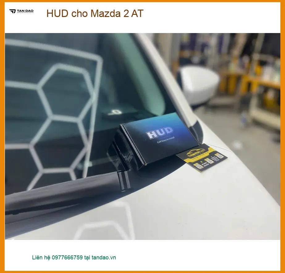 Chú Tấn lắp HUD cho Mazda 2 AT tại Quận Thủ Đức để lái xe an toàn hơn ảnh thực tế 4