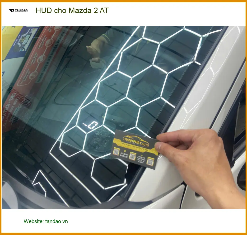 Anh Khánh lắp HUD cho Mazda 2 AT ở Quận 2 để tiện theo dõi tốc độ ảnh thực tế 2