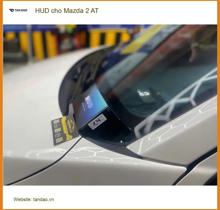 Anh Khánh lắp HUD cho Mazda 2 AT ở Quận 2 để tiện theo dõi tốc độ ảnh thực tế 4