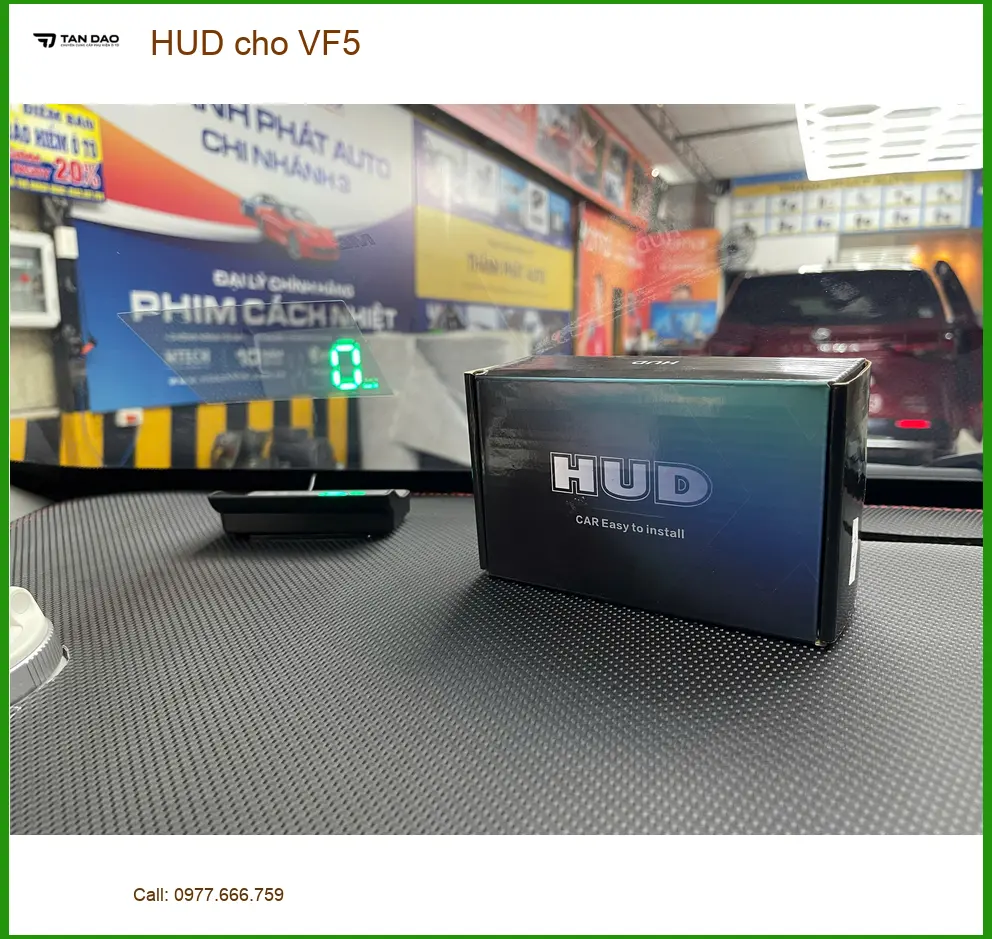Anh Tấn lắp HUD cho VF5 tại Quận 11 để hiển thị thông tin rõ ràng, tránh mất tập trung ảnh thực tế 2
