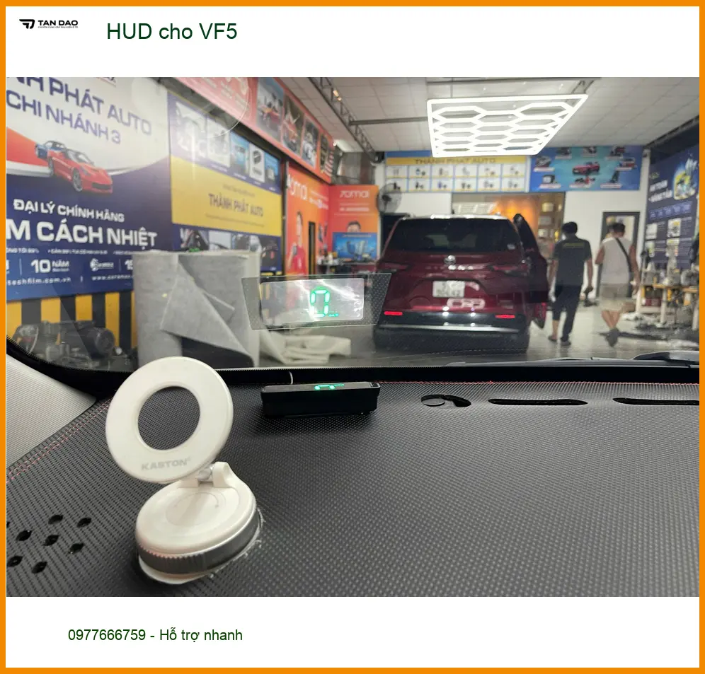 Anh Long lắp HUD cho VinFast VF5 tại Quận 2 để lái xe an toàn hơn