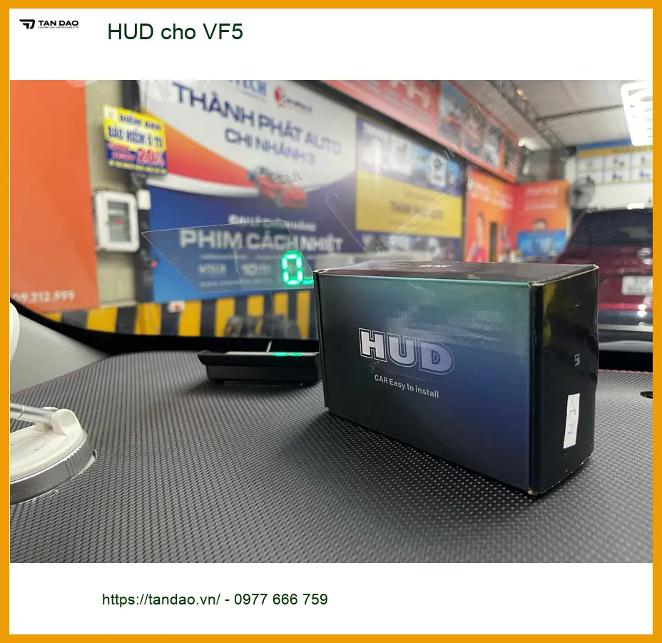 Anh Long lắp HUD cho VinFast VF5 tại Quận 2 để lái xe an toàn hơn ảnh thực tế 2